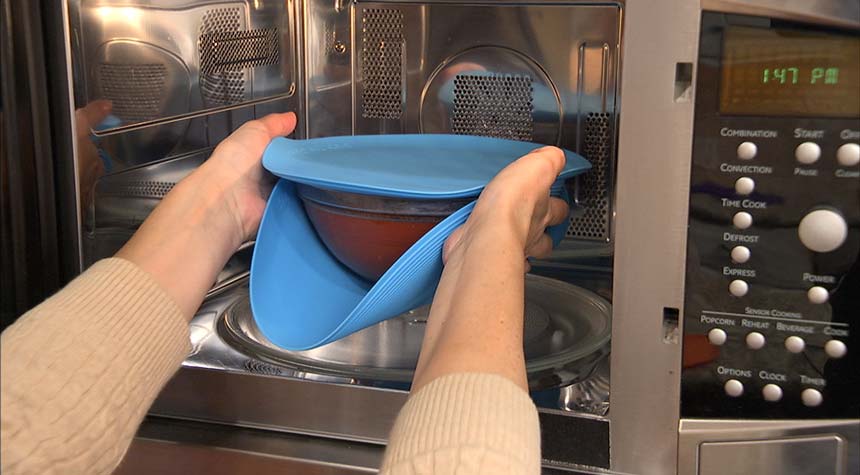 SafeGrabs prevents microwave accidents